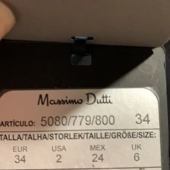 NWT. Massimo Dutti Black Crepe Trousers. Size 2. - Picture 4 of 6